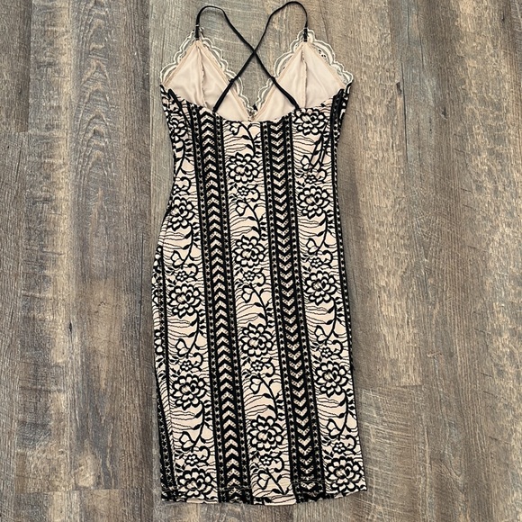 Black & Nude Party Dress - Picture 4 of 6